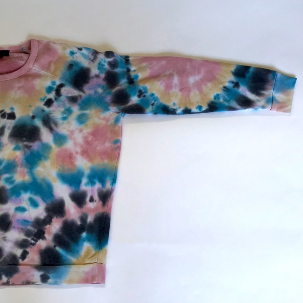Modern Canvas Tie/Dye sweatshirt size XL